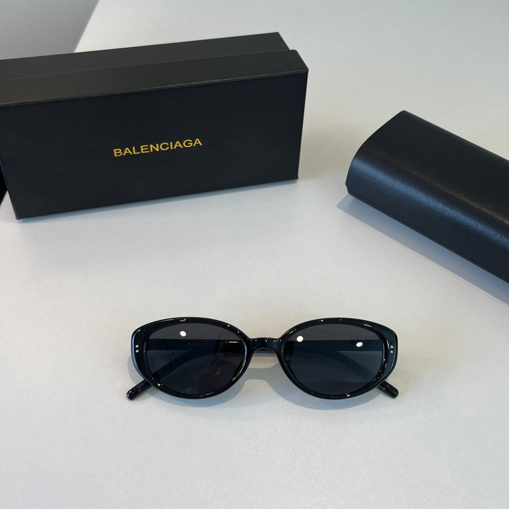 Balenciaga Rectangular Silver Lens Sunglasses for Men & Women - 416124 - detail image 4