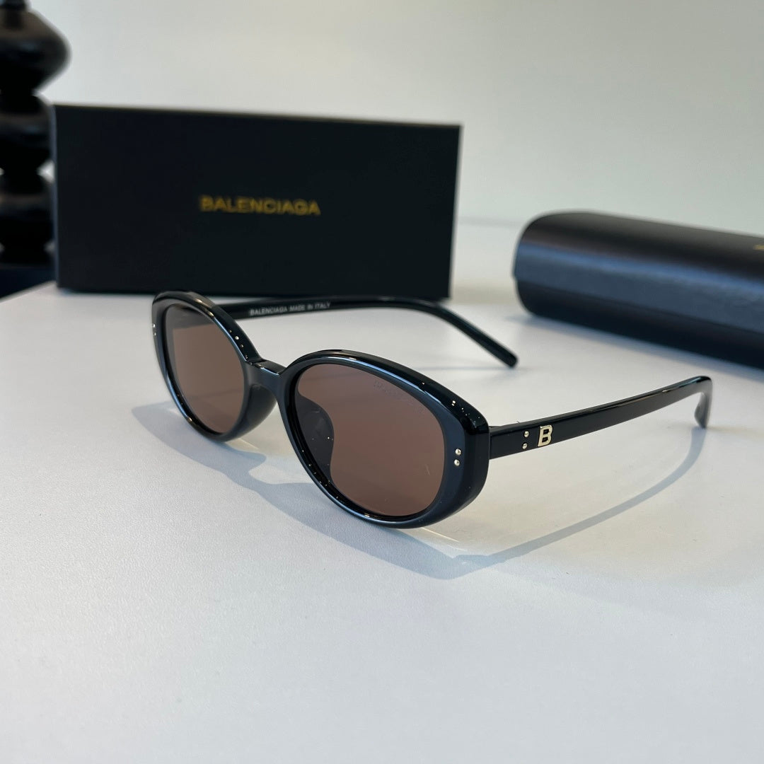 Balenciaga Rectangular Silver Lens Sunglasses for Men & Women - 466042 - detail image 3