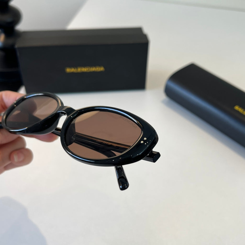 Balenciaga Rectangular Silver Lens Sunglasses for Men & Women - 466042 - detail image 6