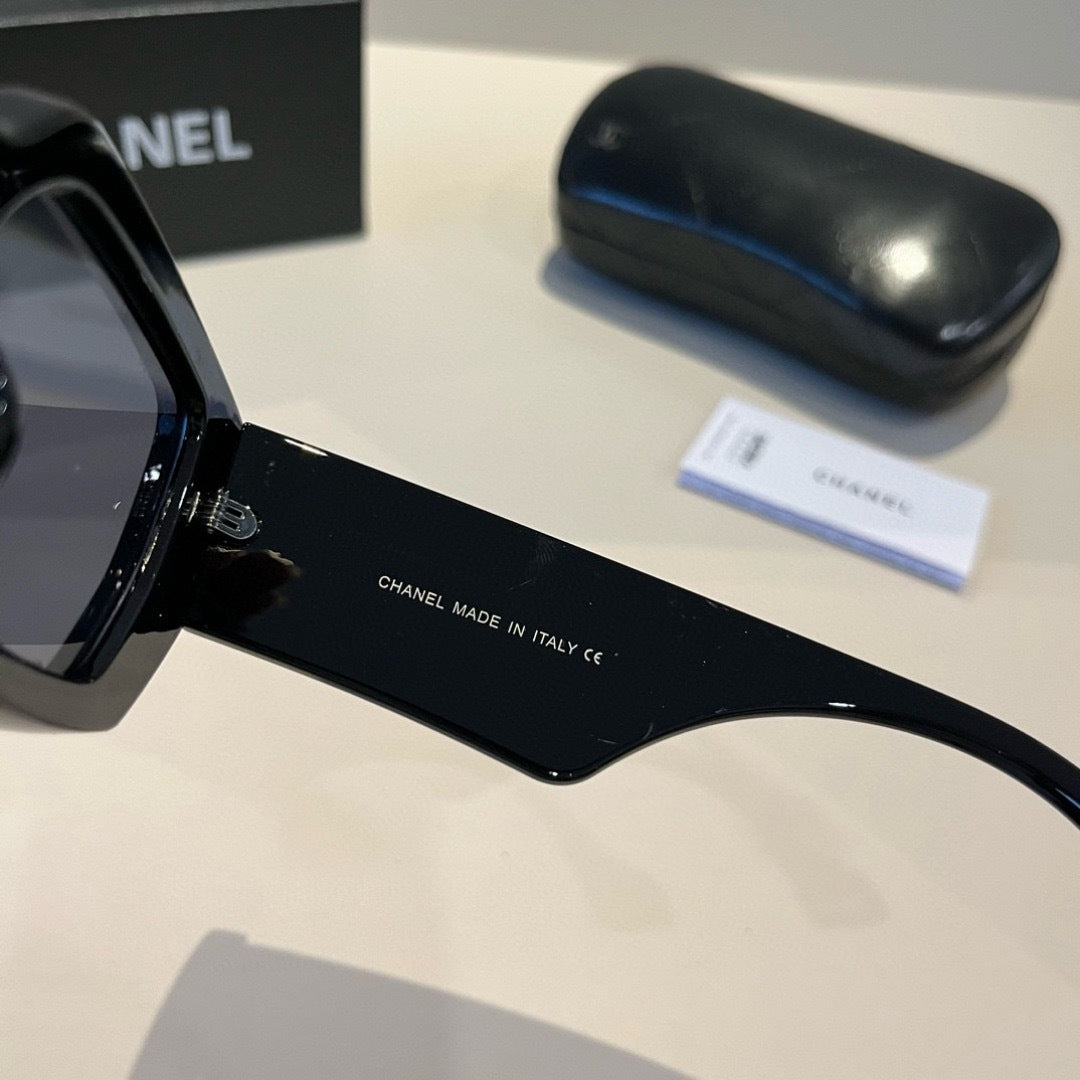 Chanel Fashion Black Lens Sunglasses for Men & Women - 493460 - detail image 5