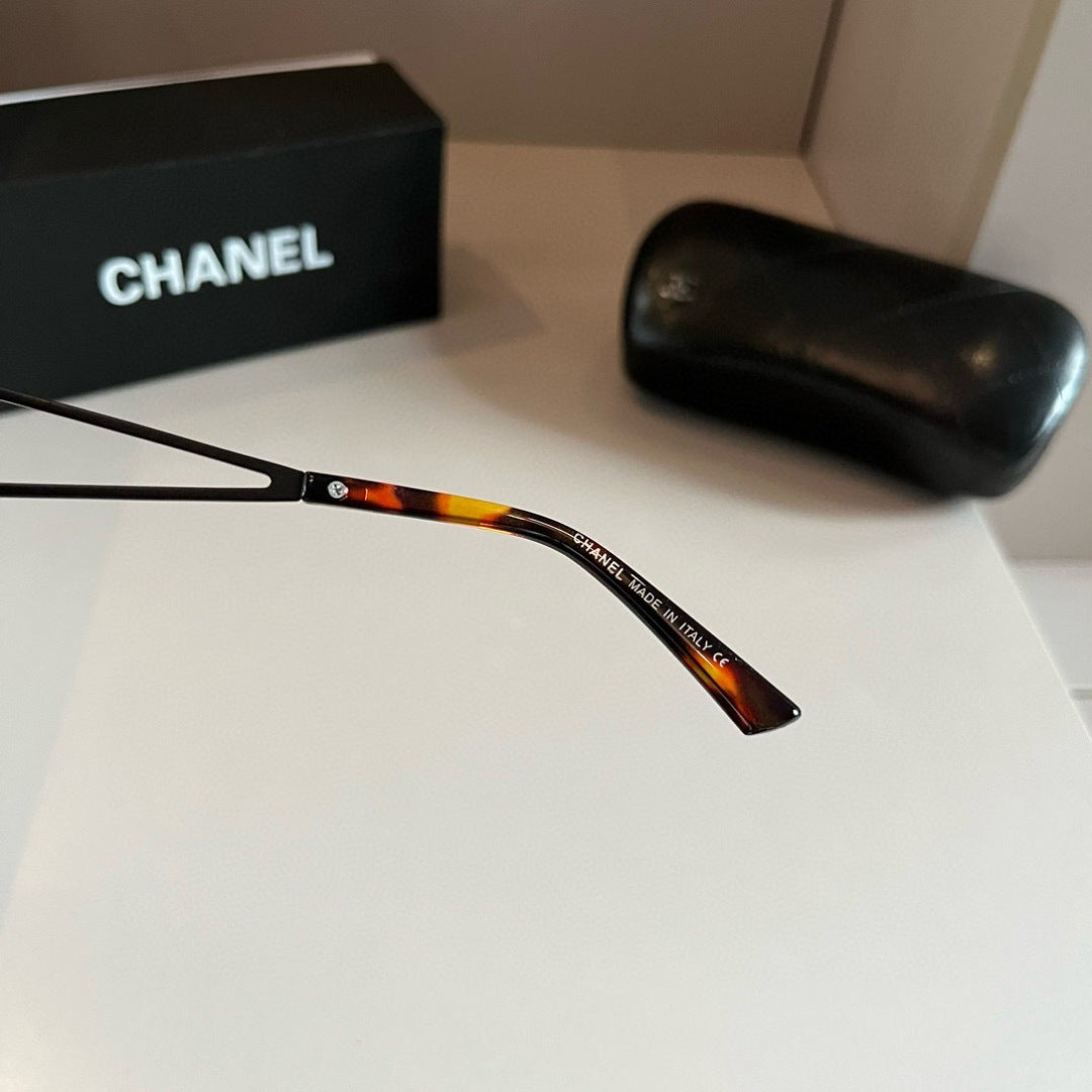 Chanel Fashion Red Lens Sunglasses for Men & Women - 493462 - detail image 9