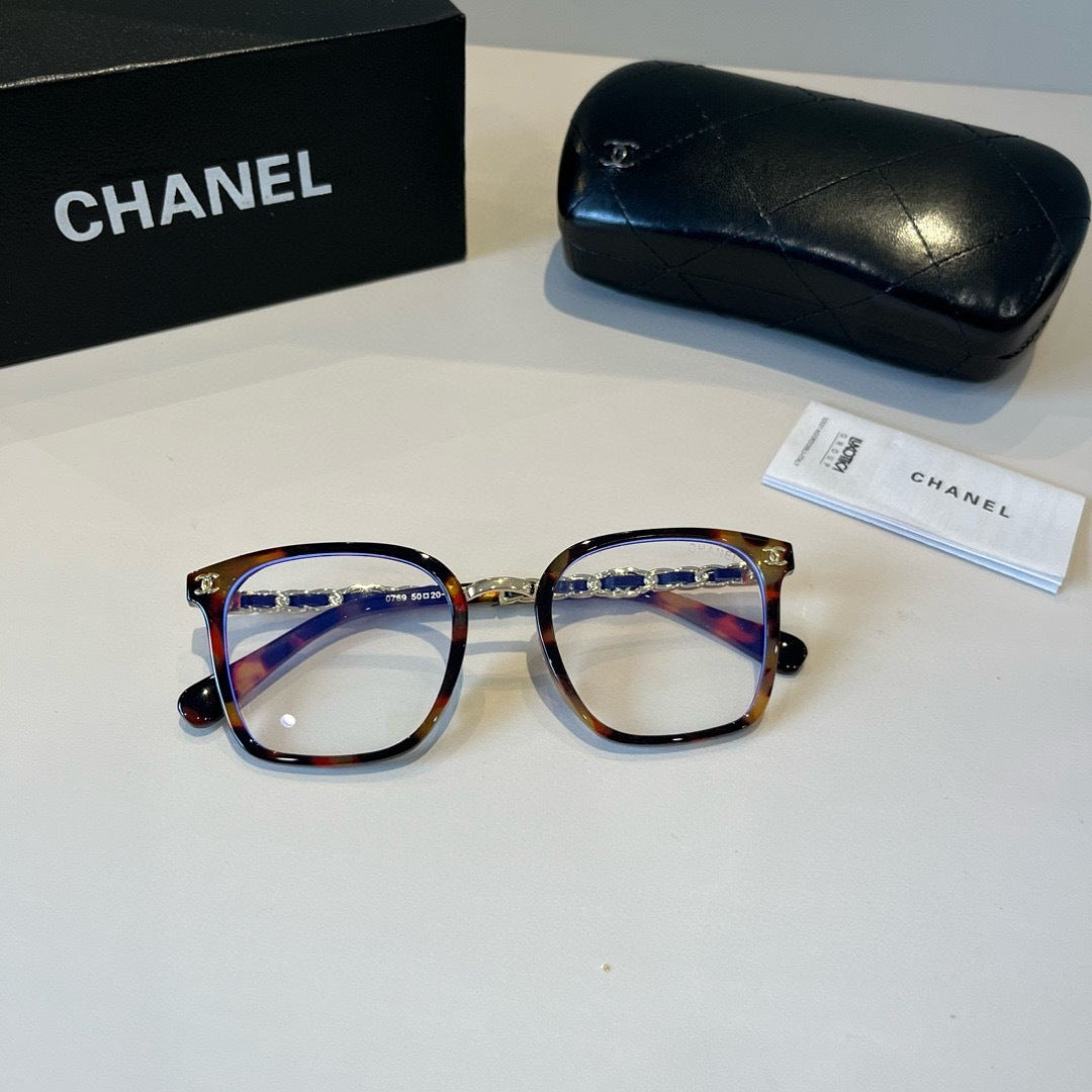 Chanel Oversized Silver Lens Sunglasses for Men & Women - 493463 - detail image 10