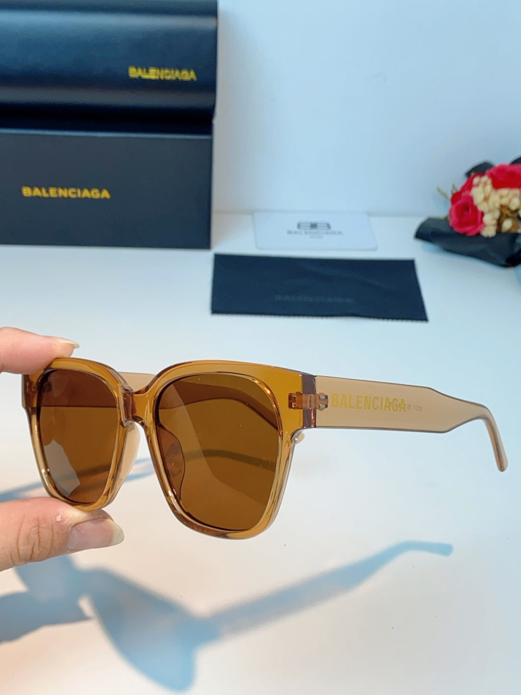 Balenciaga Cat-Eye Brown Lens Sunglasses for Men & Women - detail image 6