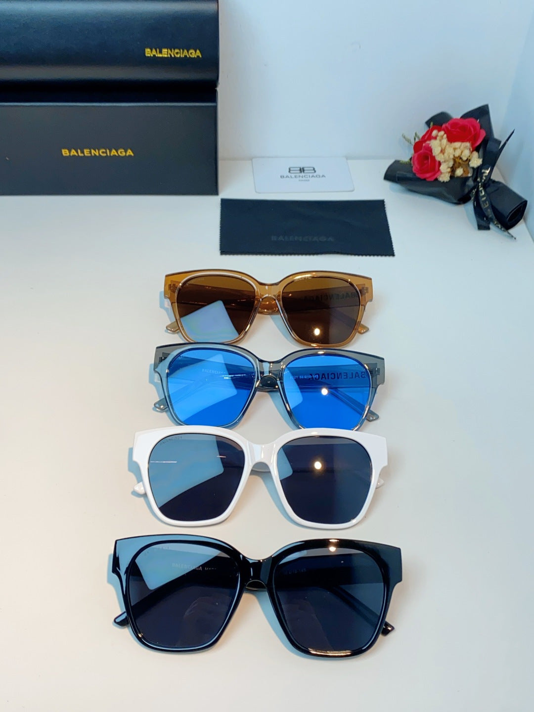 Balenciaga Cat-Eye Blue Lens Sunglasses for Men & Women - detail image 13