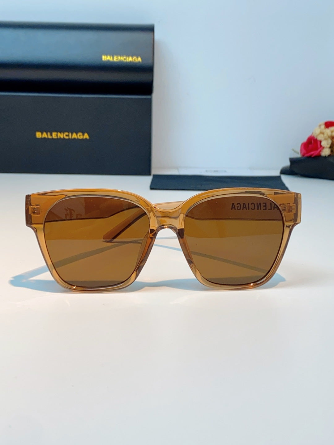 Balenciaga Cat-Eye Brown Lens Sunglasses for Men & Women - detail image 2