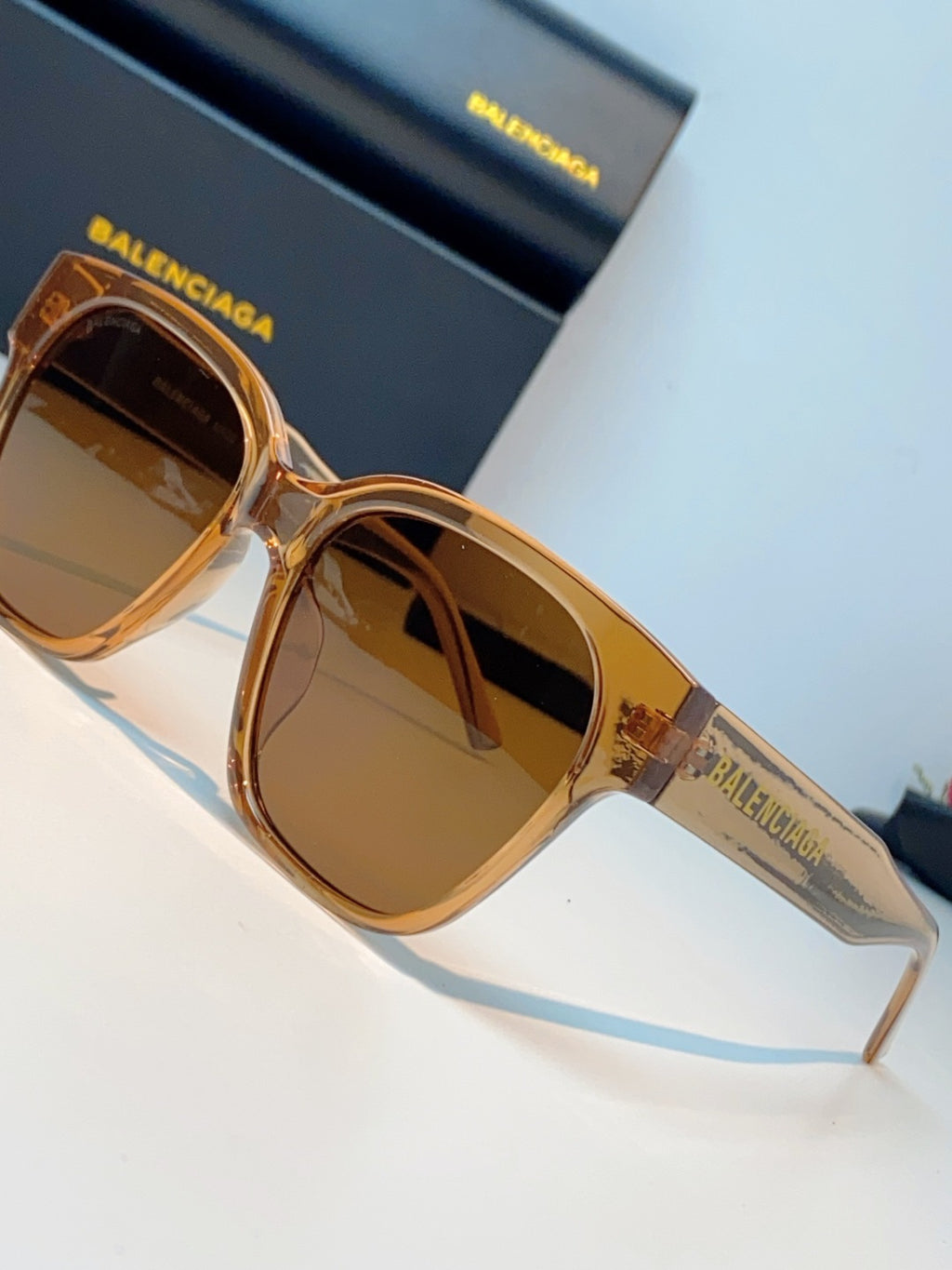 Balenciaga Cat-Eye Brown Lens Sunglasses for Men & Women - detail image 7