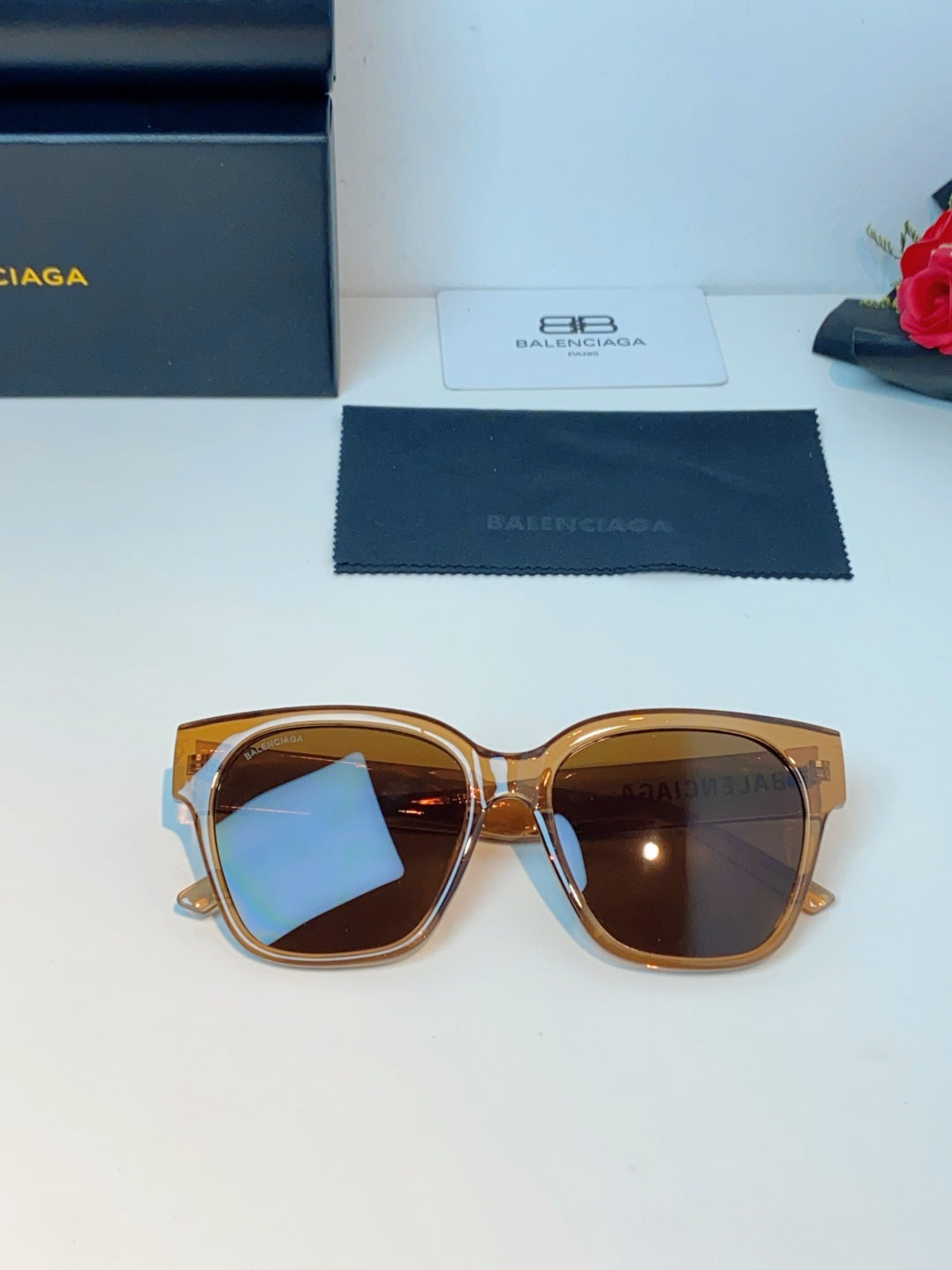 Balenciaga Cat-Eye Brown Lens Sunglasses for Men & Women - detail image 10