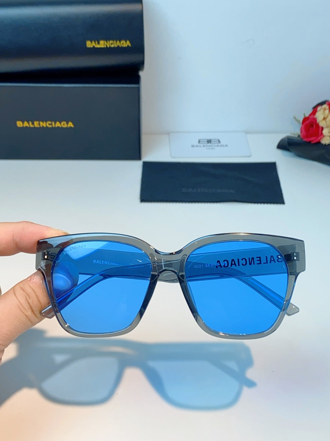 Balenciaga Cat-Eye Blue Lens Sunglasses for Men & Women - 382903 - detail image 4