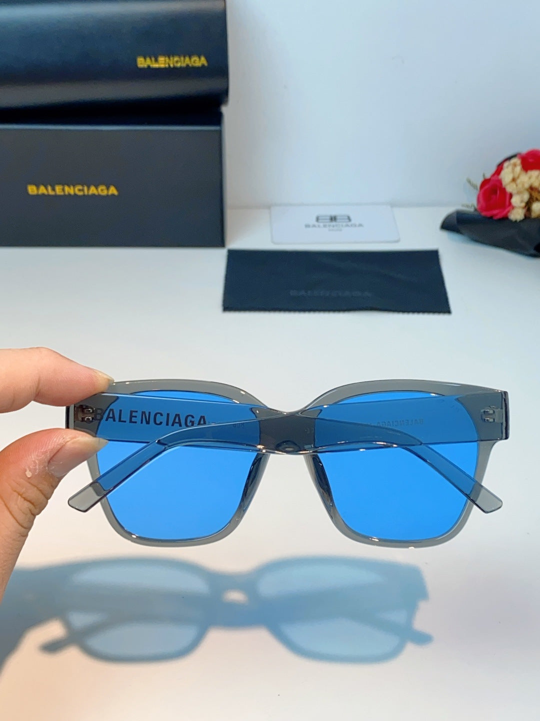 Balenciaga Cat-Eye Blue Lens Sunglasses for Men & Women - 382903 - detail image 5