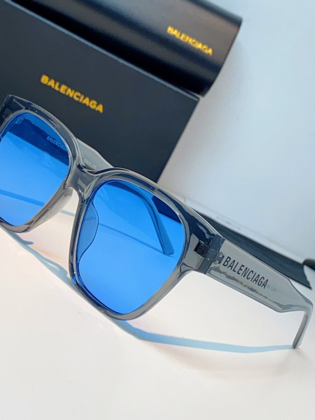 Balenciaga Cat-Eye Blue Lens Sunglasses for Men & Women - 382903 - detail image 7