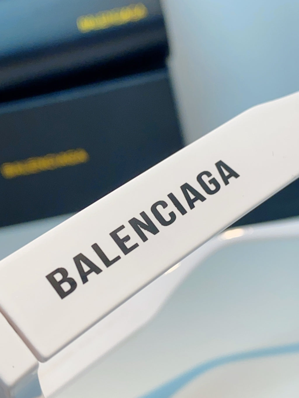 Balenciaga Cat-Eye Gray Lens Sunglasses for Men & Women - detail image 8