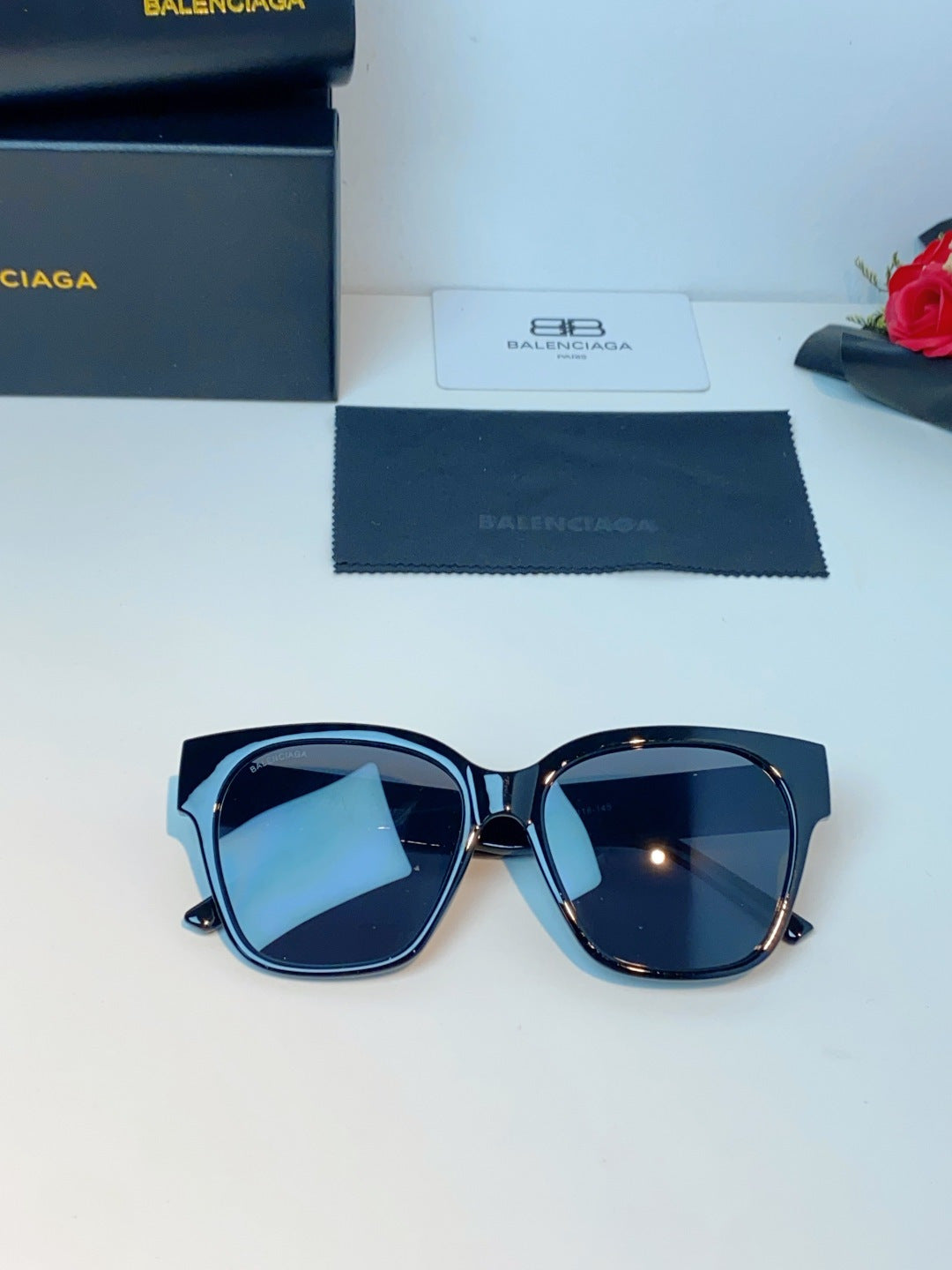 Balenciaga Cat-Eye Blue Lens Sunglasses for Men & Women - detail image 10