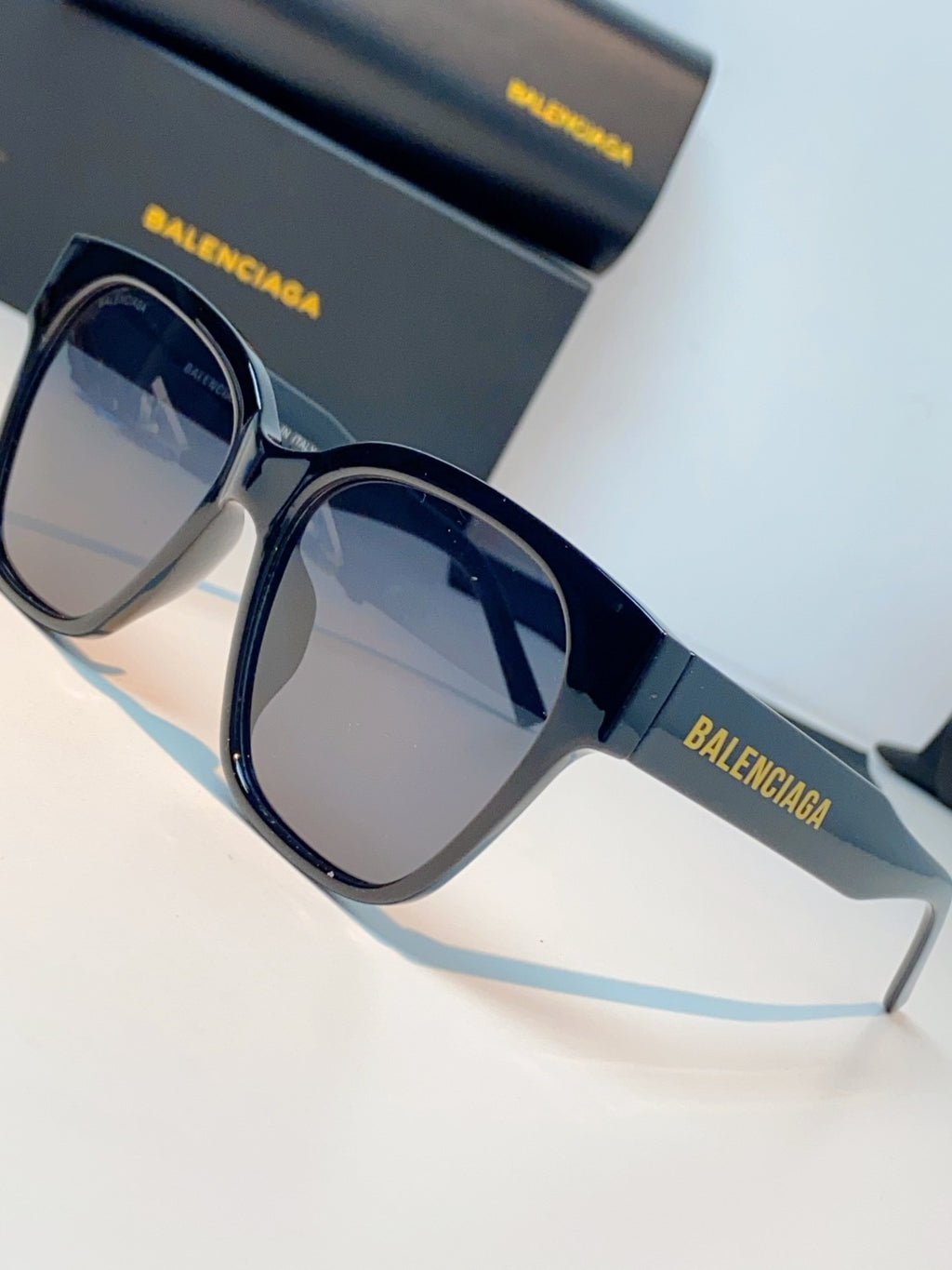 Balenciaga Cat-Eye Blue Lens Sunglasses for Men & Women - detail image 7