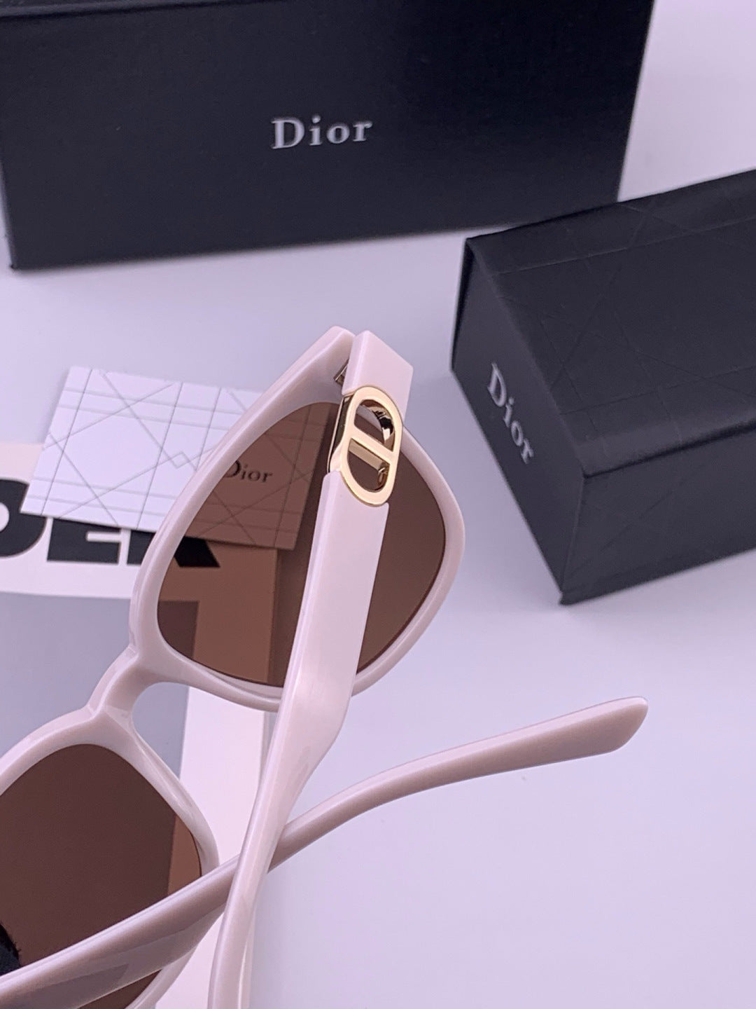 Balenciaga BL1992 Polarized Metal Fashion Red Lens Sunglasses for Men & Women - detail image 6