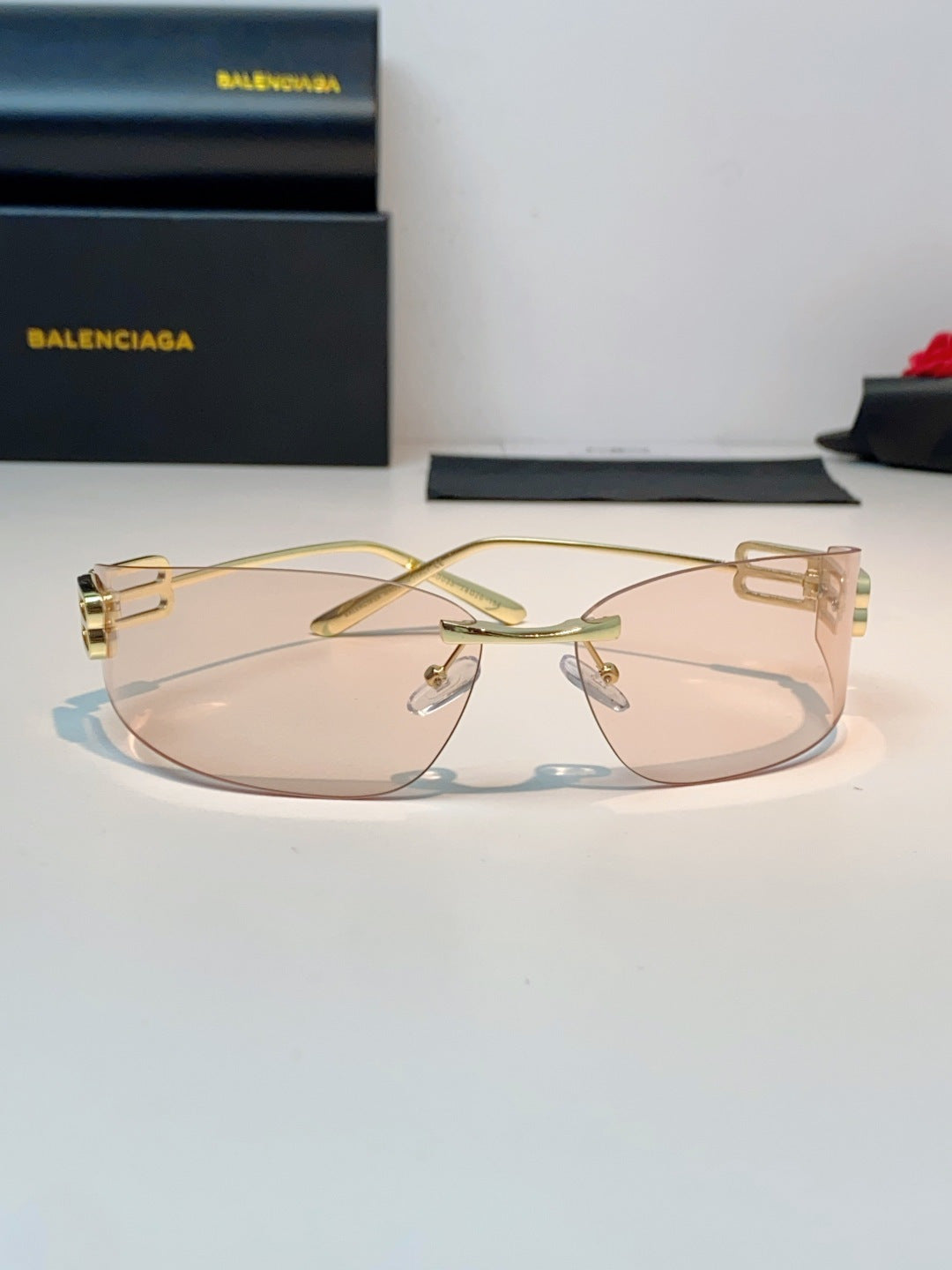 Balenciaga Lightweight Rimless Gold Lens Sunglasses for Men & Women - 399134 - detail image 2
