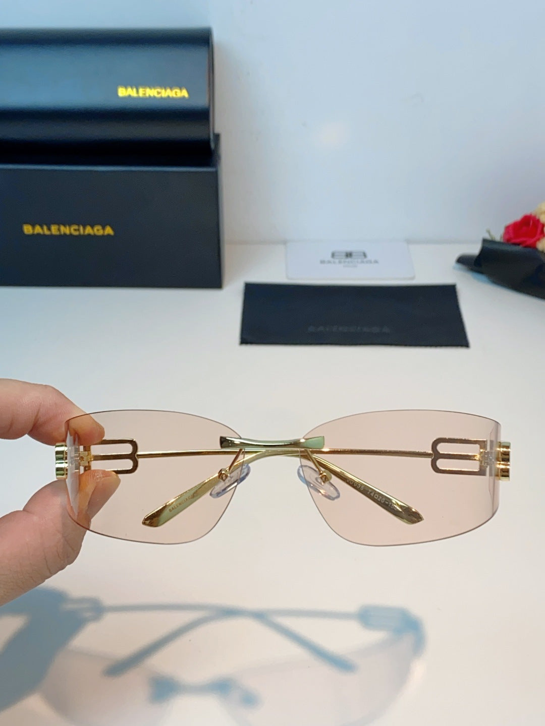 Balenciaga Lightweight Rimless Gold Lens Sunglasses for Men & Women - 399134 - detail image 4