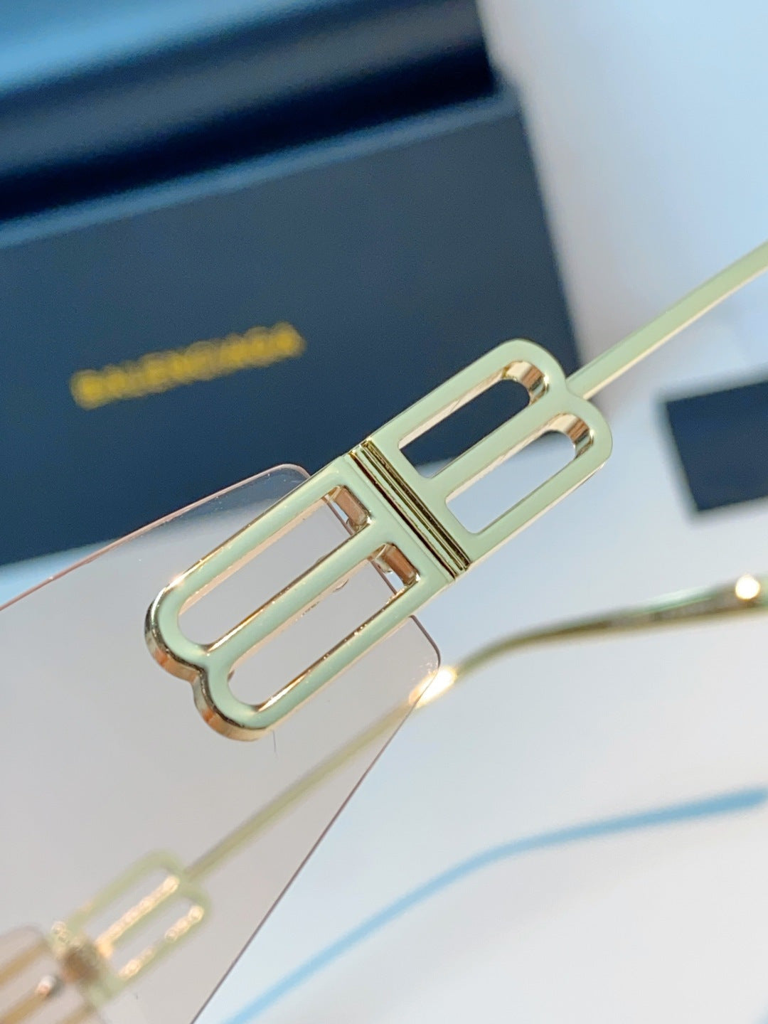 Balenciaga Lightweight Rimless Gold Lens Sunglasses for Men & Women - 399134 - detail image 8
