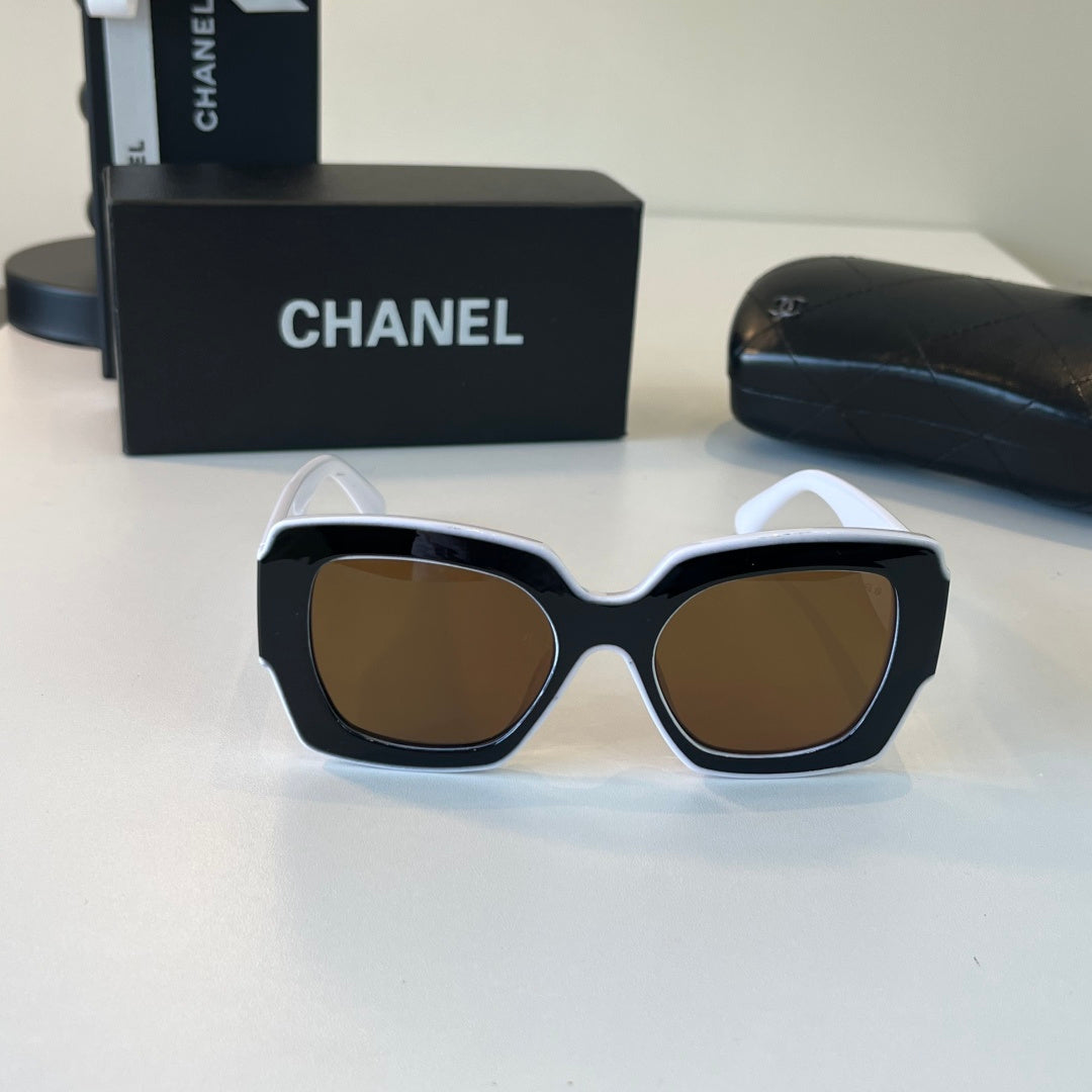 Chanel Fashion Black Lens Sunglasses for Men & Women - 493558 - detail image 2