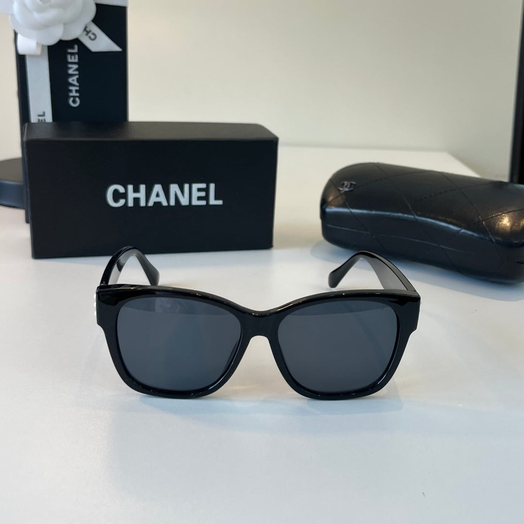 Chanel Oversized Black Lens Sunglasses for Men & Women - 493559 - detail image 2