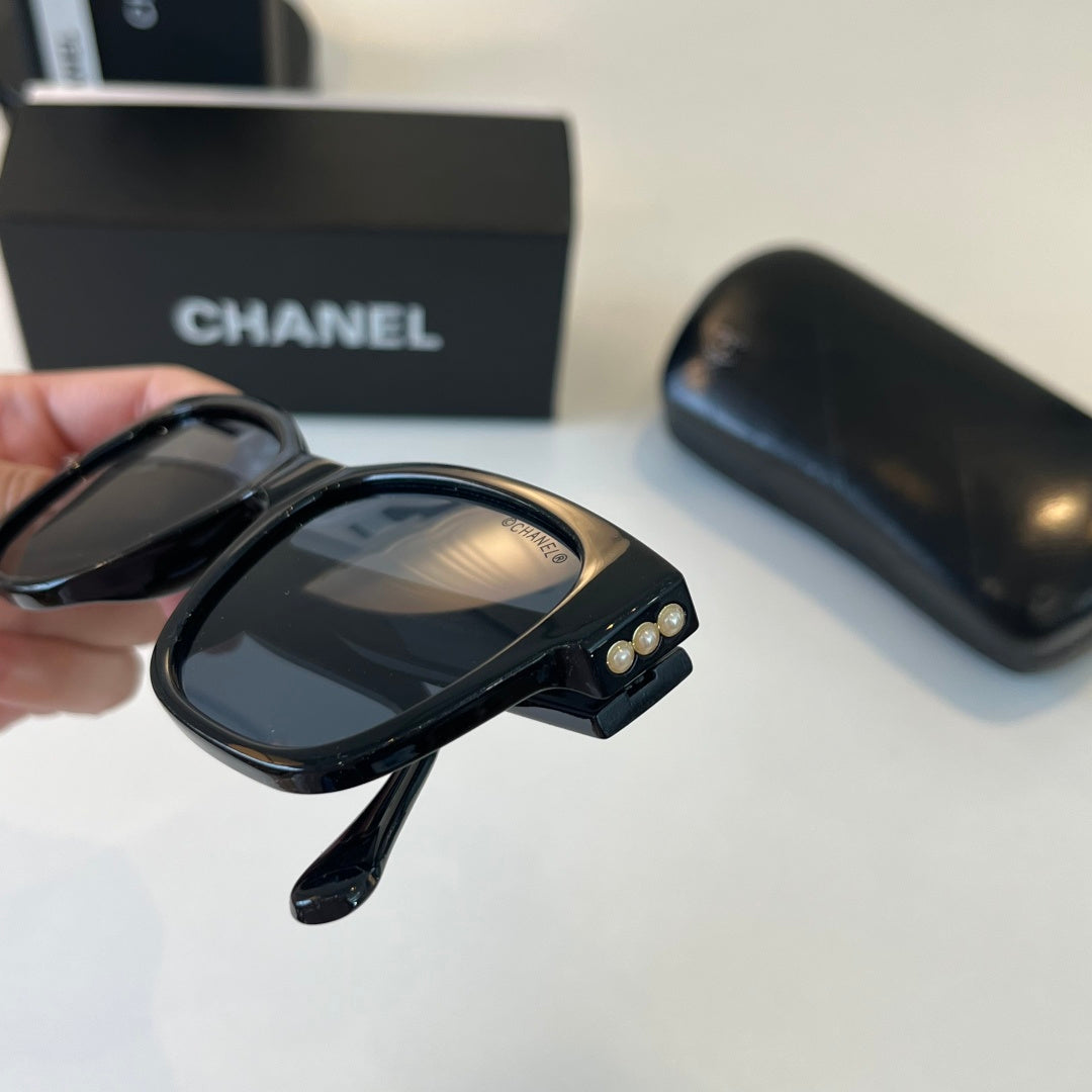 Chanel Oversized Black Lens Sunglasses for Men & Women - 493559 - detail image 6