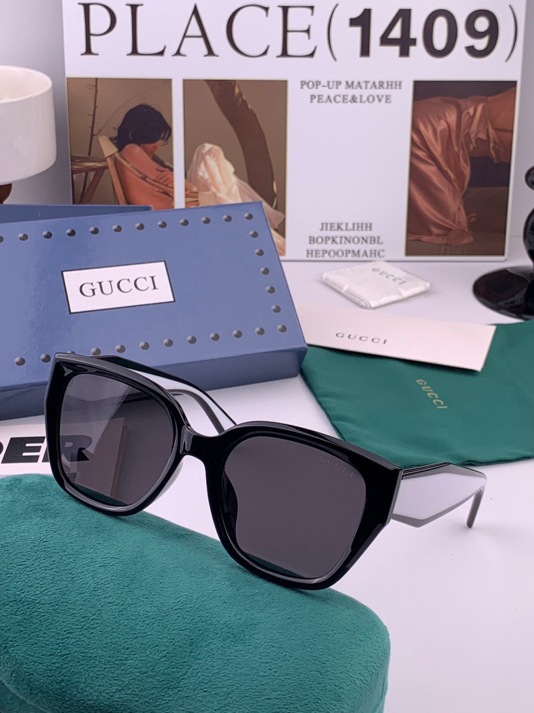 Gucci G0822 Polarized Square Black Lens Sunglasses for Men & Women - detail image 3