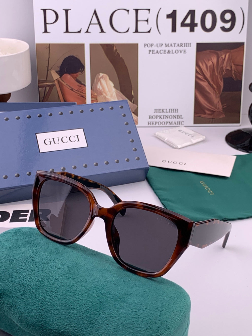 Gucci G0822 Polarized Square Black Lens Sunglasses for Men & Women - detail image 2