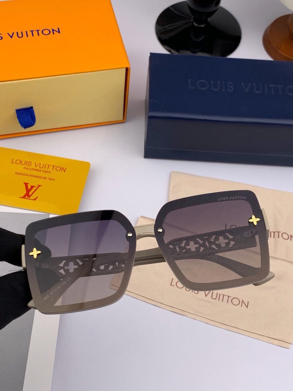 Louis Vuitton Fashion Gold Lens Sunglasses for Men & Women - 431216 - detail image 2
