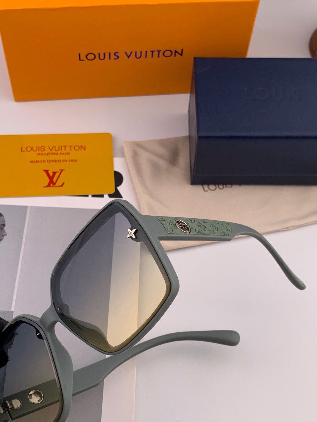 Louis Vuitton L4590 Polarized Square Blue Lens Sunglasses for Men & Women - detail image 2