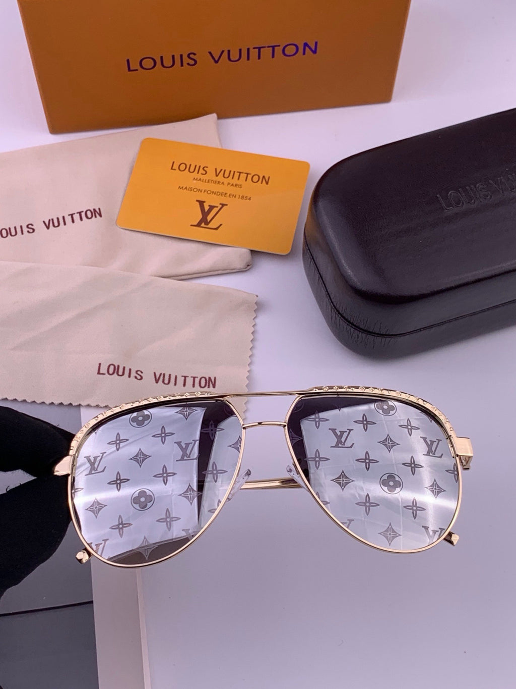 Louis Vuitton L01744 Aviator Black Lens Sunglasses for Men & Women - 431206 - detail image 3