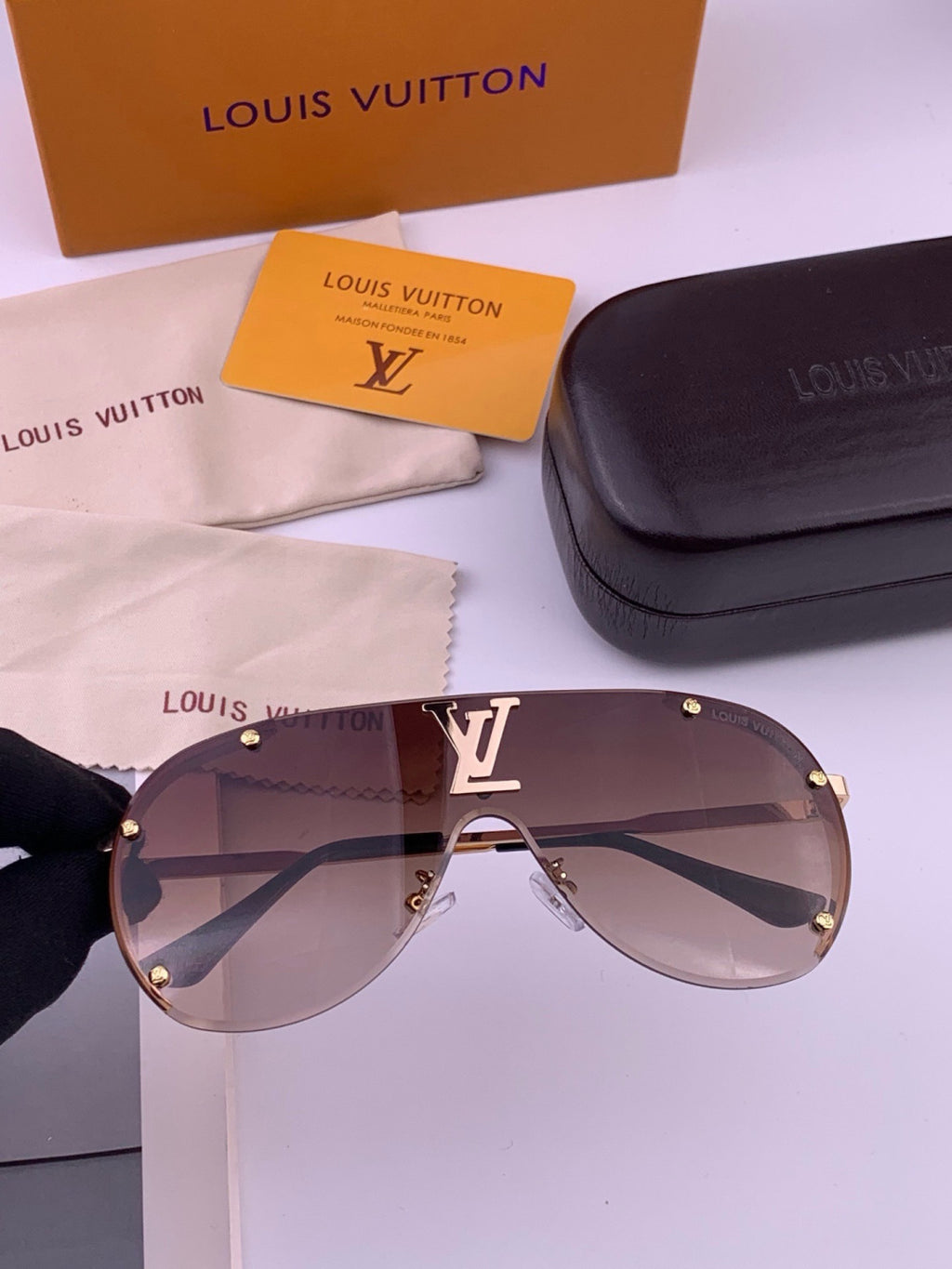 Louis Vuitton L81756 Aviator Black Lens Sunglasses for Men & Women - 431209 - detail image 2