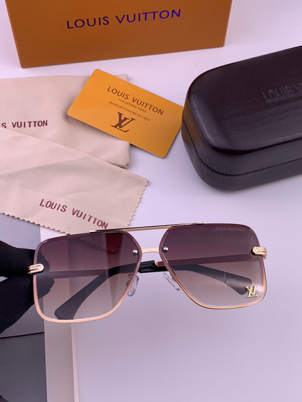 Louis Vuitton L91747 Aviator Gold Lens Sunglasses for Men & Women - 431213 - detail image 3