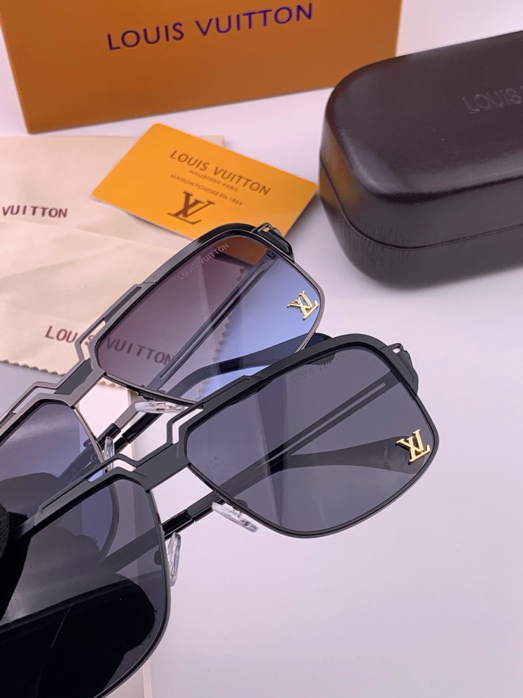 Louis Vuitton L91757 Aviator Black Lens Sunglasses for Men & Women - 431202 - detail image 6