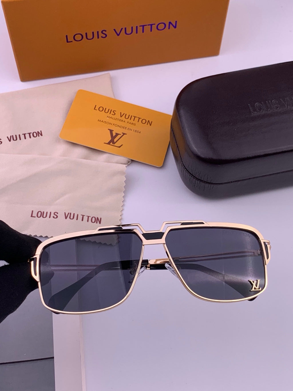 Louis Vuitton L91757 Aviator Black Lens Sunglasses for Men & Women - 431202 - detail image 2