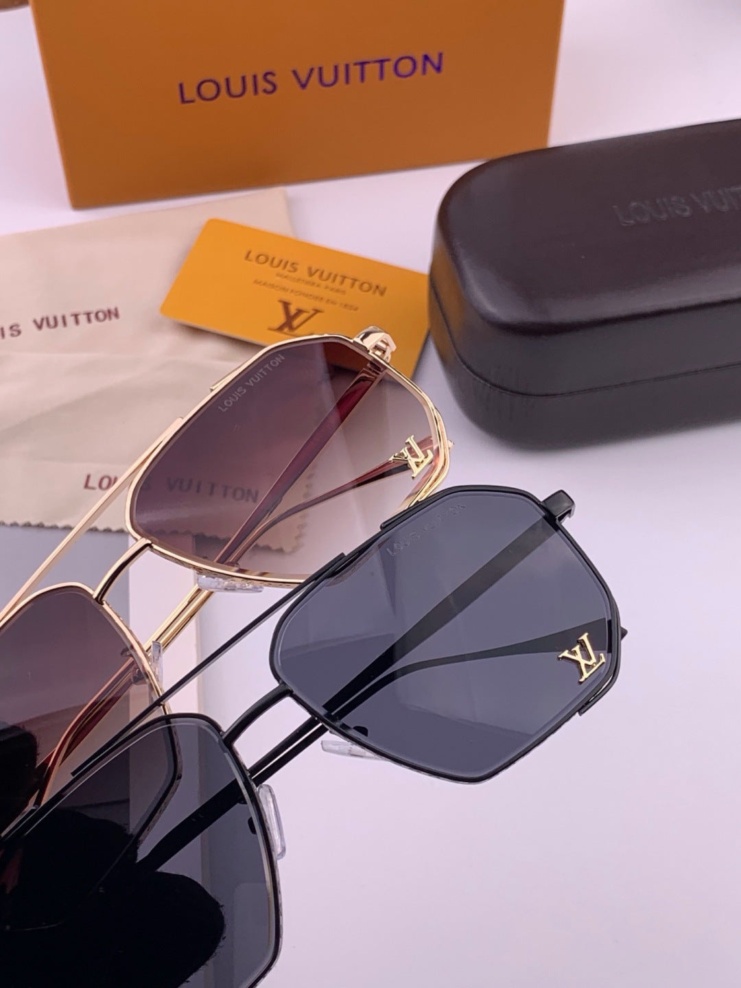 Louis Vuitton L31758 Aviator Black Lens Sunglasses for Men & Women - 431203 - detail image 7