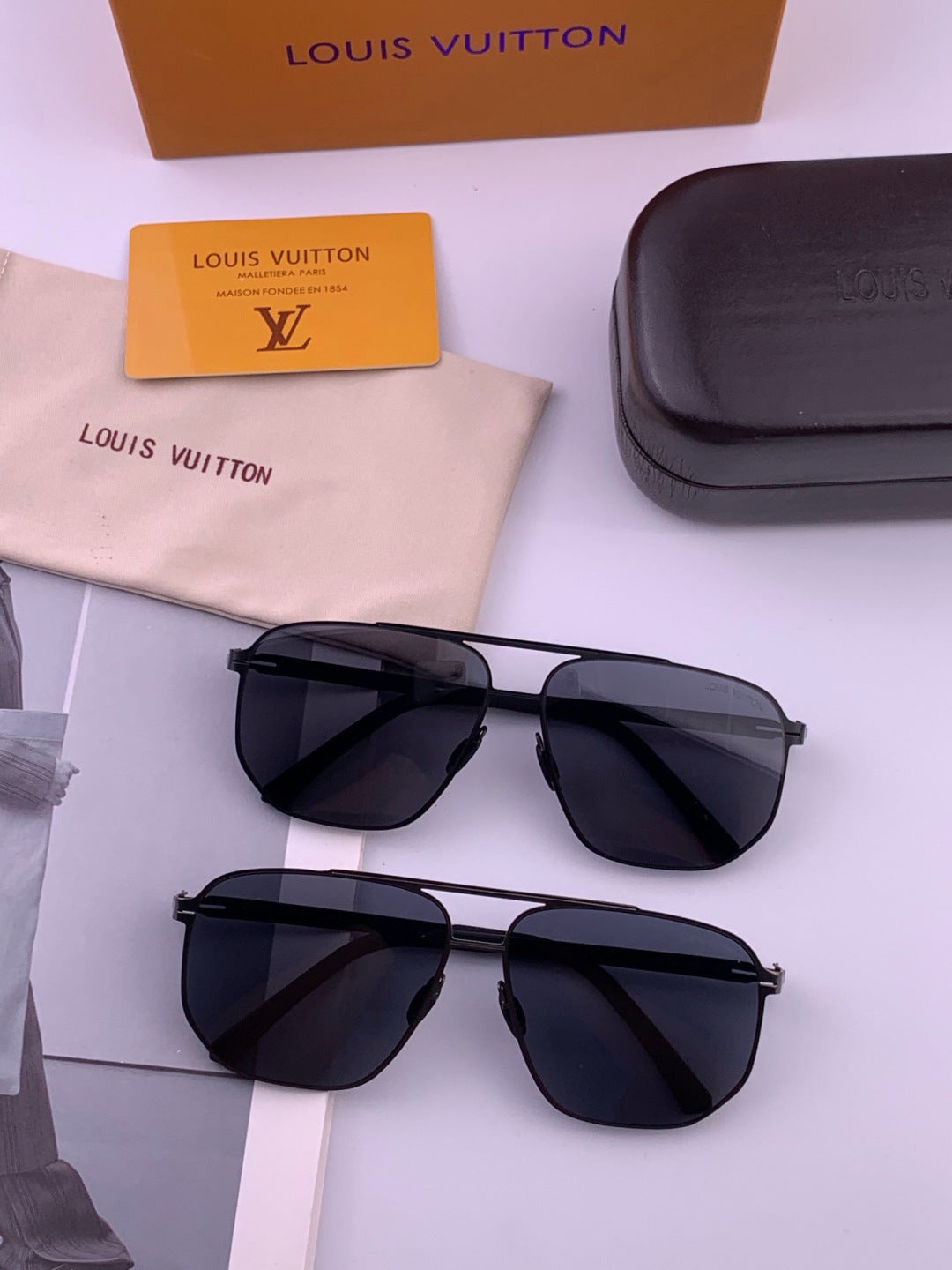 Louis Vuitton L2736 Fashion Gold Lens Sunglasses for Men & Women - detail image 7