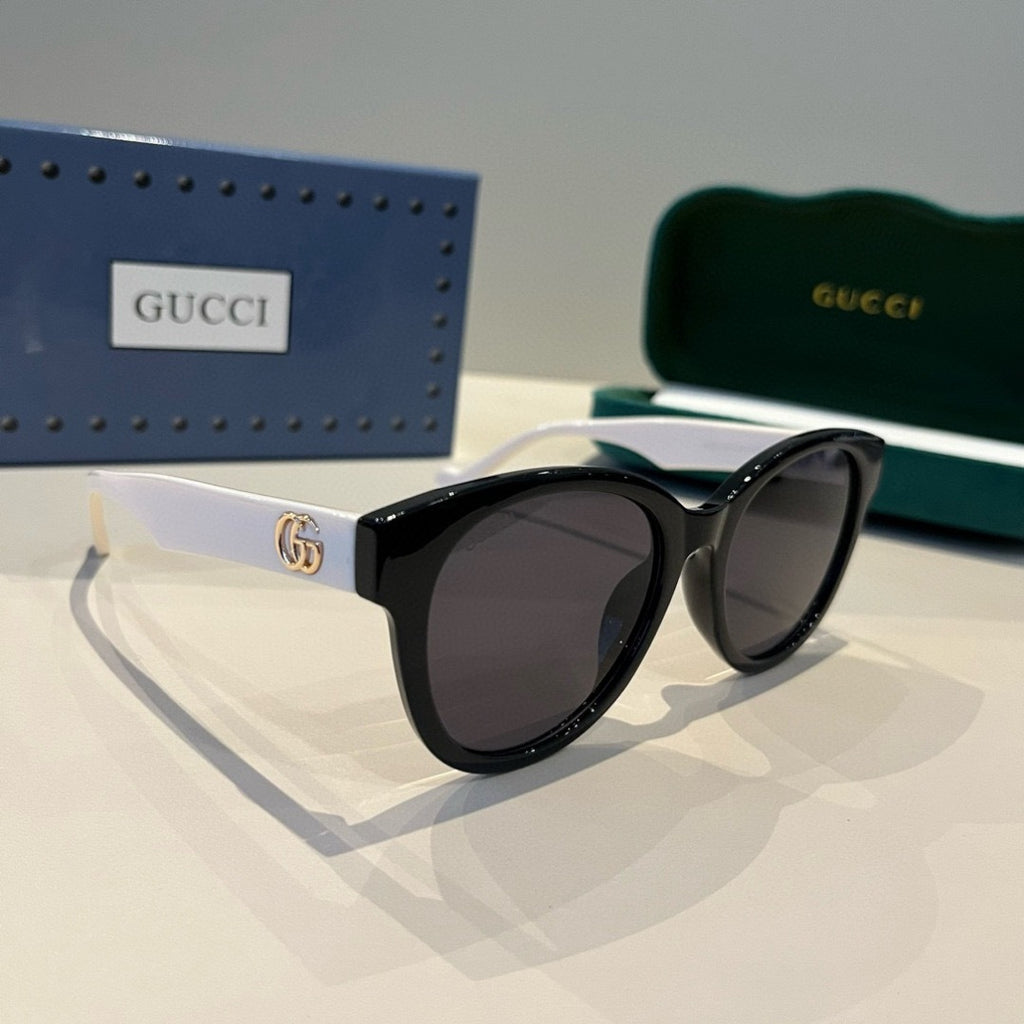 Gucci Oversized Black Lens Sunglasses for Women - 464970