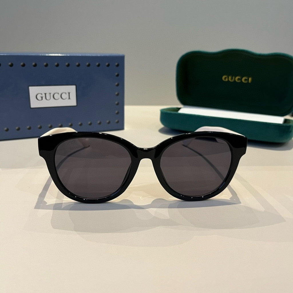 Gucci Oversized Black Lens Sunglasses for Women - 464970 - detail image 2
