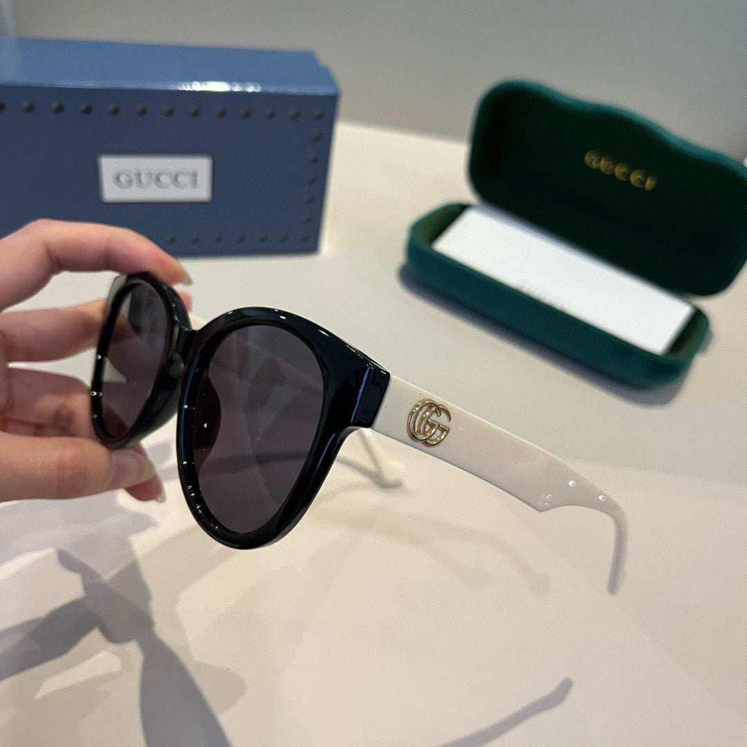 Gucci Oversized Black Lens Sunglasses for Women - 464970 - detail image 4