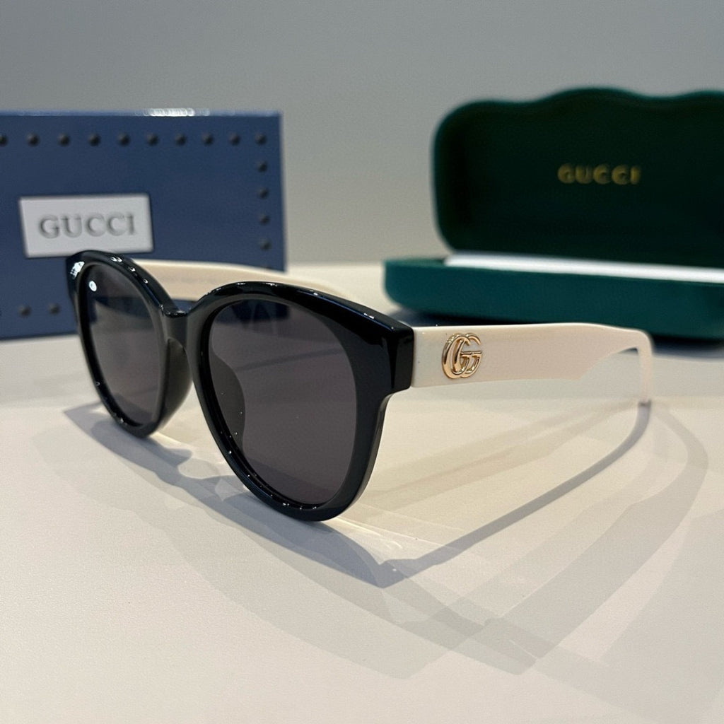 Gucci Oversized Black Lens Sunglasses for Women - 464970 - detail image 3