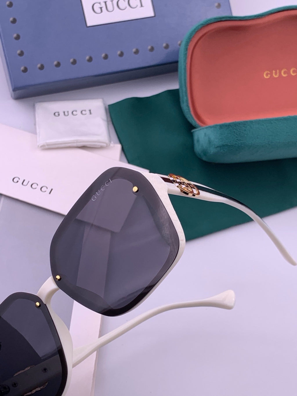 Gucci G0772 Polarized Square Gold Lens Sunglasses for Women - 431445 - detail image 3
