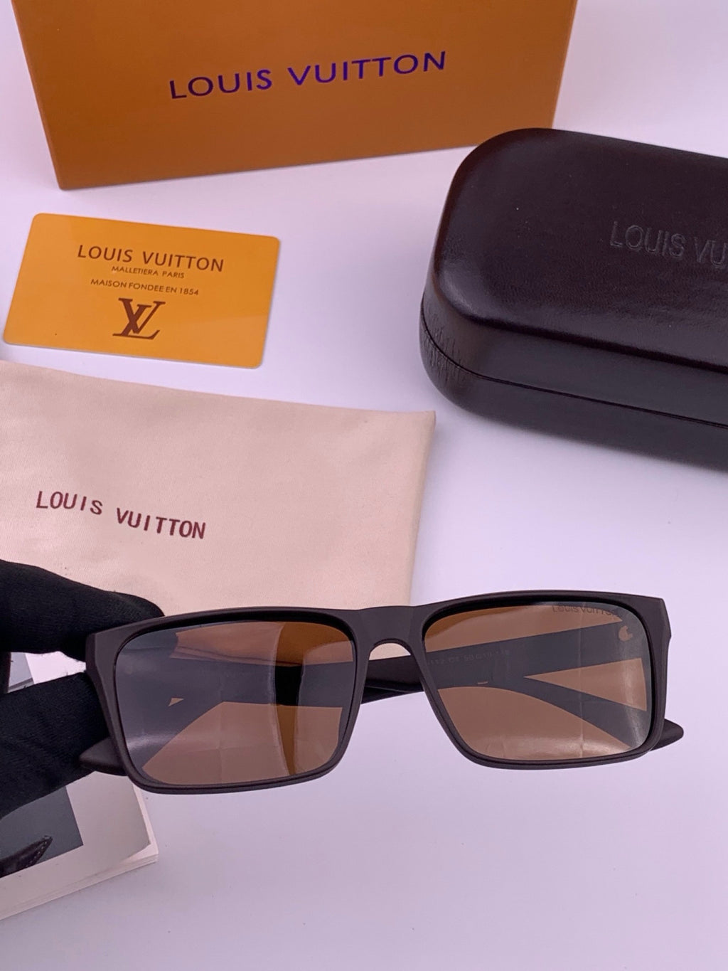Louis Vuitton Fashion Gold Lens Sunglasses for Men & Women - 431293 - detail image 2