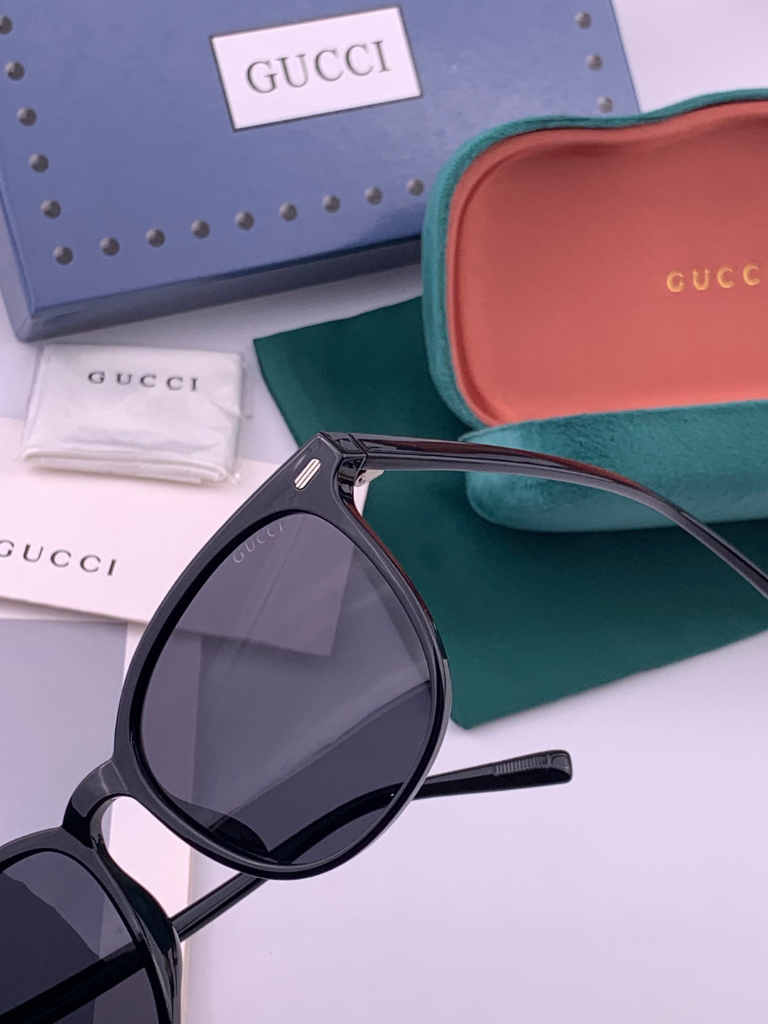 Gucci G9369 Polarized Round Black Lens Sunglasses for Men & Women - 431420 - detail image 3
