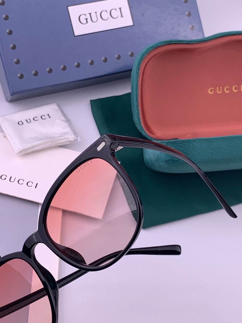 Gucci G9369 Polarized Round Black Lens Sunglasses for Men & Women - detail image 3