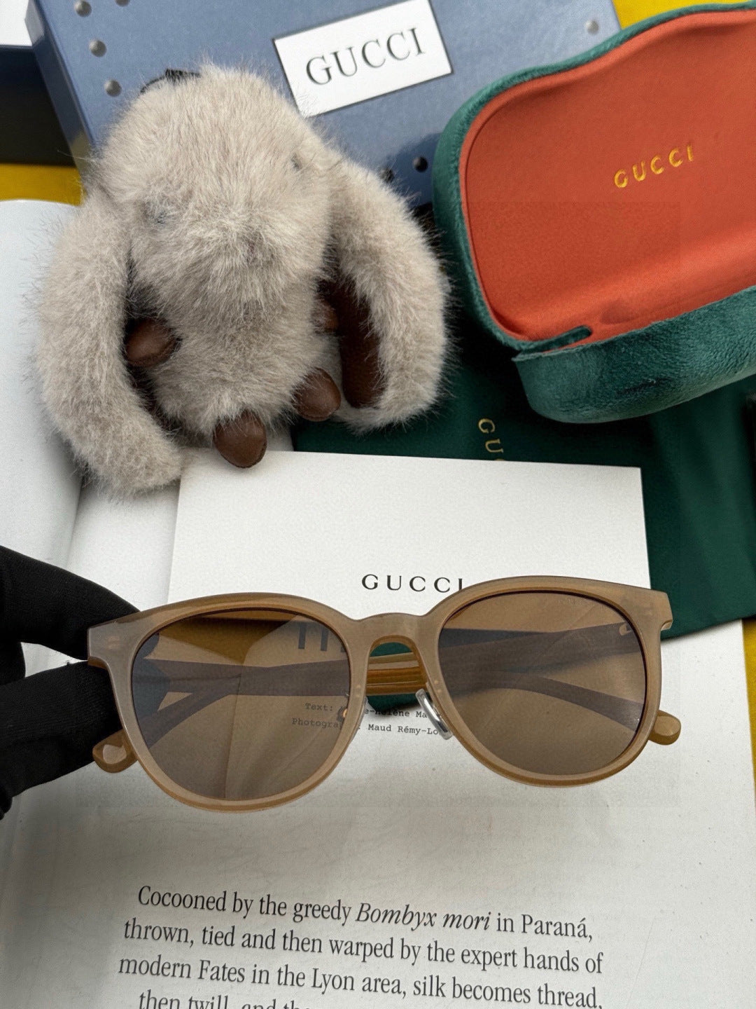 Gucci G6910 Polarized Round Brown Lens Sunglasses for Women - detail image 2