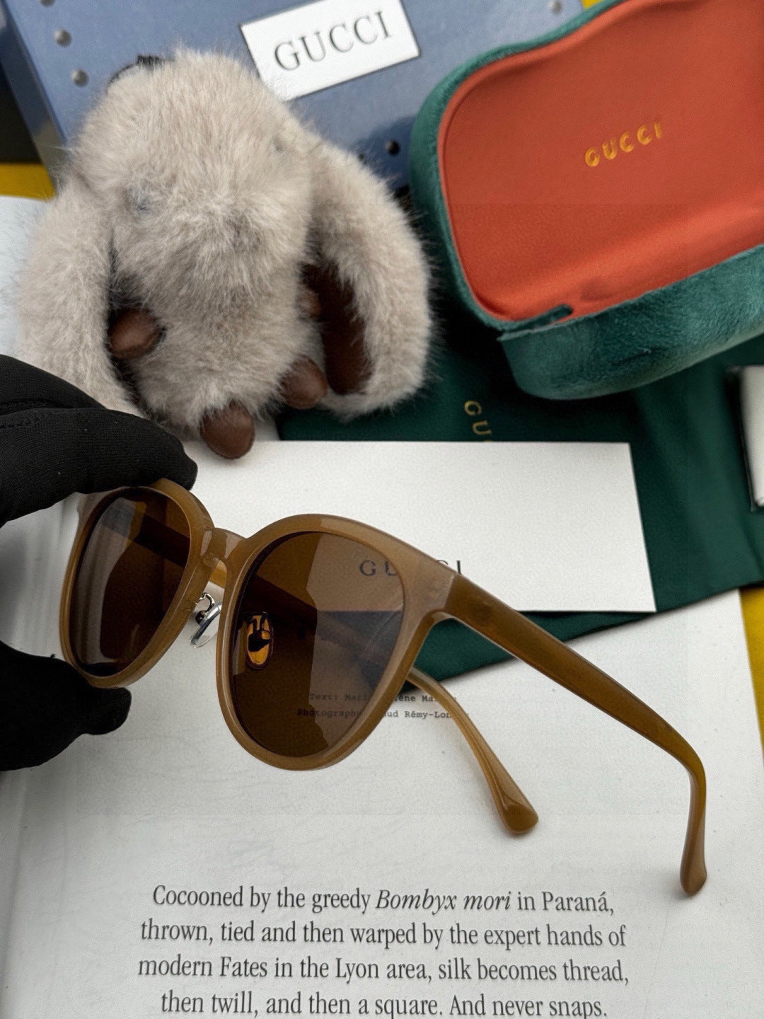 Gucci G6910 Polarized Round Brown Lens Sunglasses for Women - detail image 4