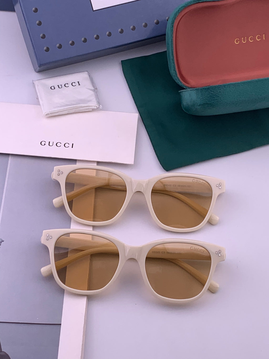 Gucci G35504 Polarized Fashion Black Lens Sunglasses for Men & Women - detail image 7