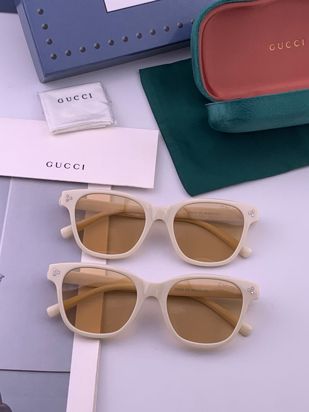 Gucci G35504 Polarized Fashion Black Lens Sunglasses for Men & Women - detail image 7