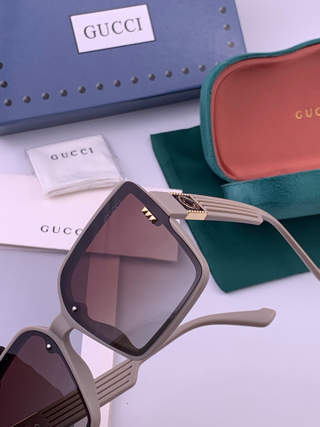 Gucci G2519 Polarized Fashion Black Lens Sunglasses for Women - detail image 3