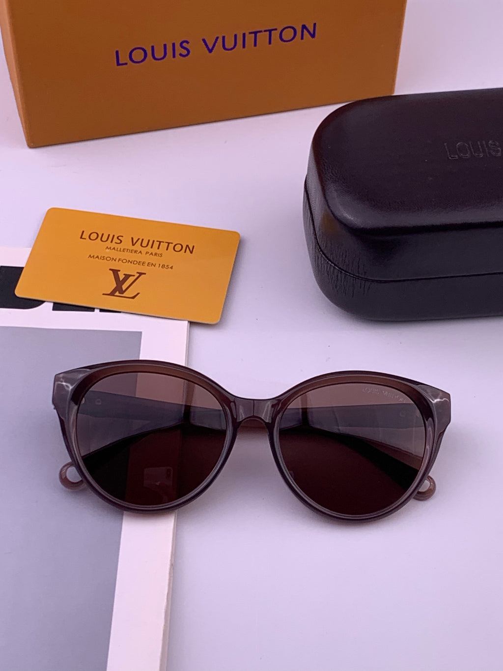 Louis Vuitton L6907 Fashion Black Lens Sunglasses for Men & Women - 431285 - detail image 7