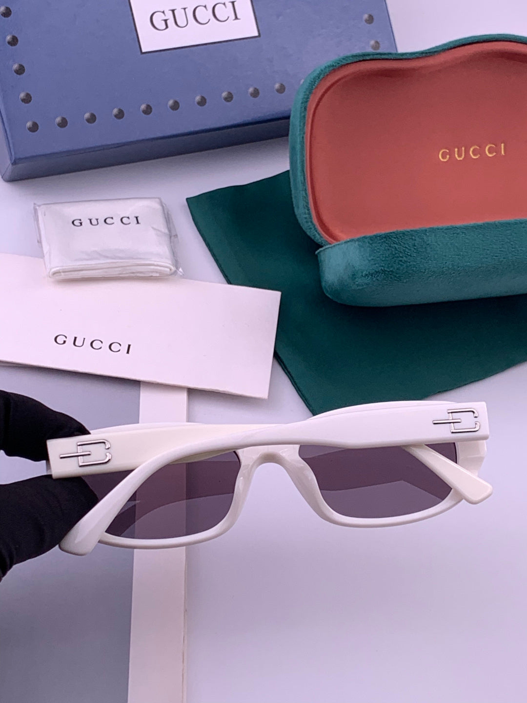 Gucci G7106 Polarized Fashion Black Lens Sunglasses for Men & Women - detail image 6